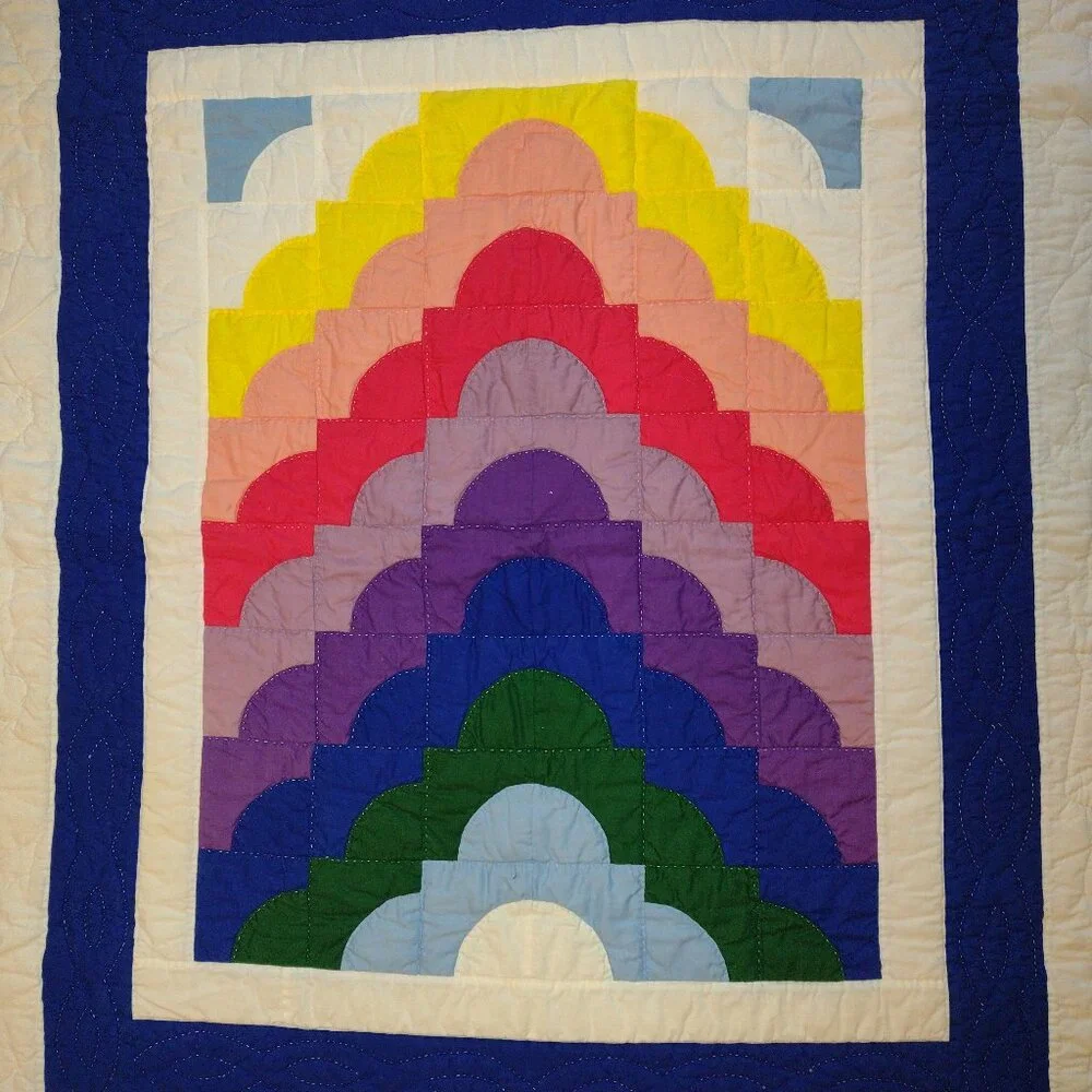 NEW Handmade Stunning Rainbow Baby Quilt/Wall Hanging w Detailed Hand Quilting